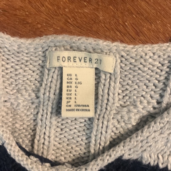 Forever 21 v neck sweater - Picture 2 of 5